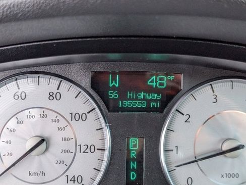 Used 2010 Chrysler 300 Limited image 14