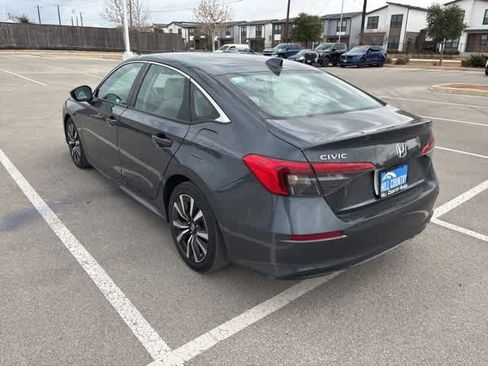 Used 2023 Honda Civic EX image 3