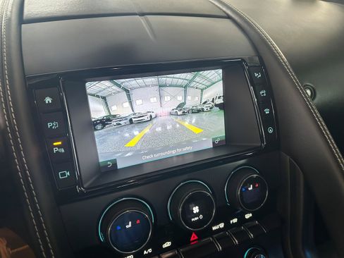 Used 2018 Jaguar F-TYPE R image 4