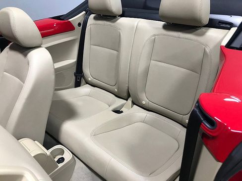 Used 2014 Volkswagen Beetle TDI image 23