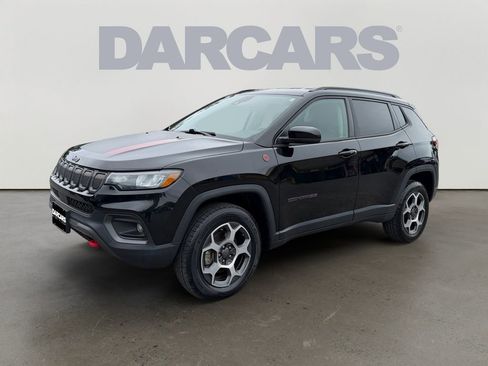 Used 2022 Jeep Compass Trailhawk w/ Trailhawk Convenience Group AWD/4WD image 3