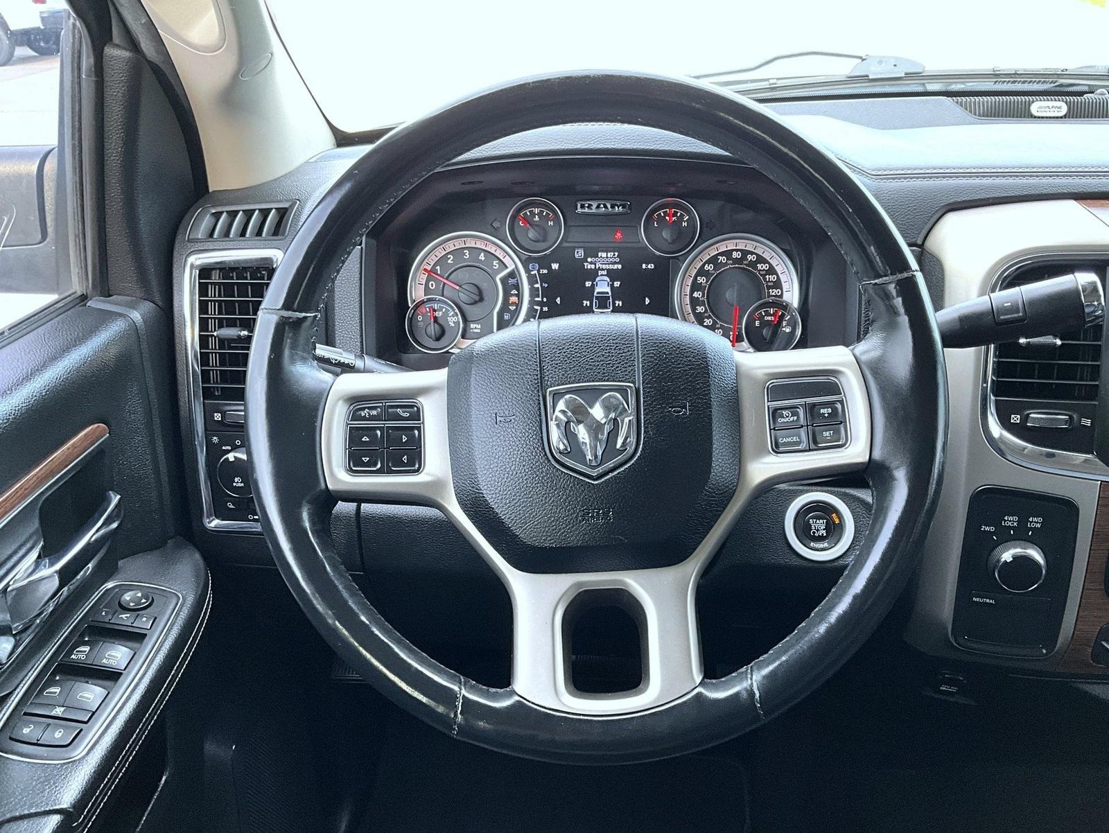 Used 2015 RAM 2500 Laramie w/ Cold Weather Group AWD/4WD image 11