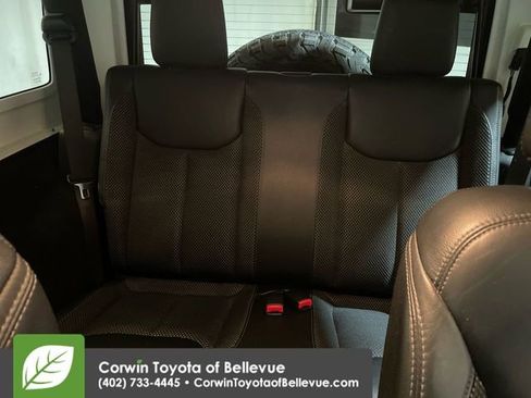 Used 2016 Jeep Wrangler Sahara image 23