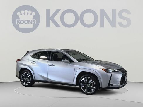 Used 2024 Lexus UX 250h AWD w/ Premium Package image 4