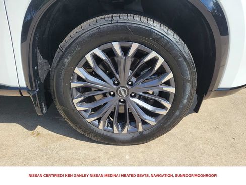 Certified 2025 Nissan Rogue Platinum w/ Tech Package AWD/4WD image 22