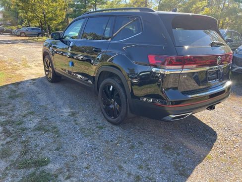 New 2026 Volkswagen Atlas SE image 13