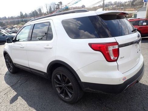 Used 2017 Ford Explorer XLT w/ Equipment Group 202A image 3