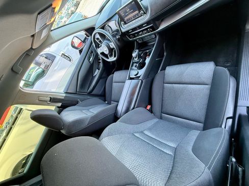 Used 2024 Nissan Rogue SV AWD/4WD image 27