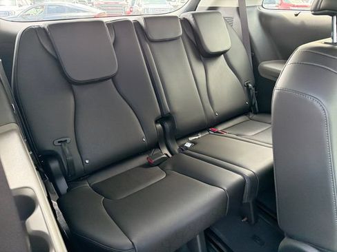 New 2026 Kia Carnival EX FWD image 23