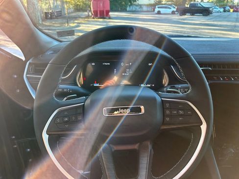 New 2025 Jeep Grand Cherokee L Limited w/ Luxury Tech Group II image 14