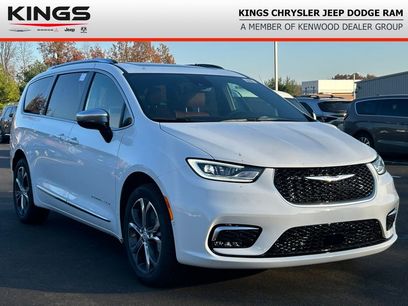 New 2026 Chrysler Pacifica Pinnacle