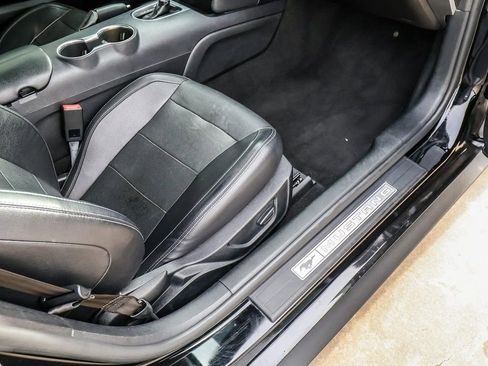 Used 2022 Ford Mustang GT Premium image 15