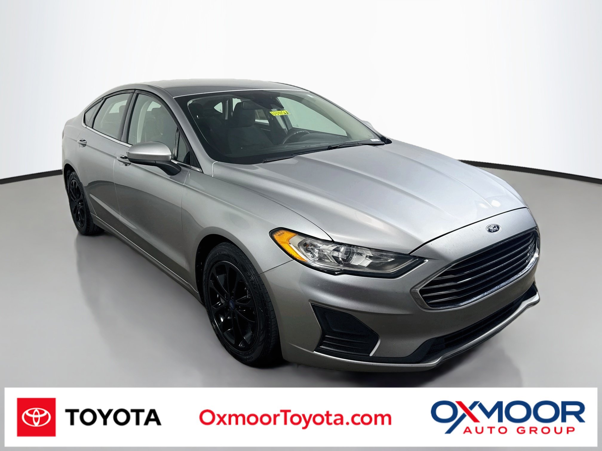 Used 2020 Ford Fusion SE FWD image 1