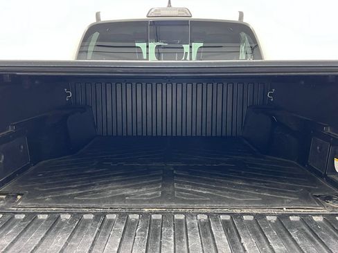 Used 2018 Toyota Tacoma TRD Off-Road AWD/4WD image 23