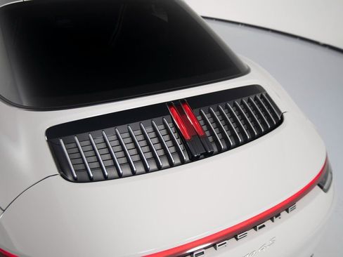 Certified 2022 Porsche 911 Targa 4S image 48