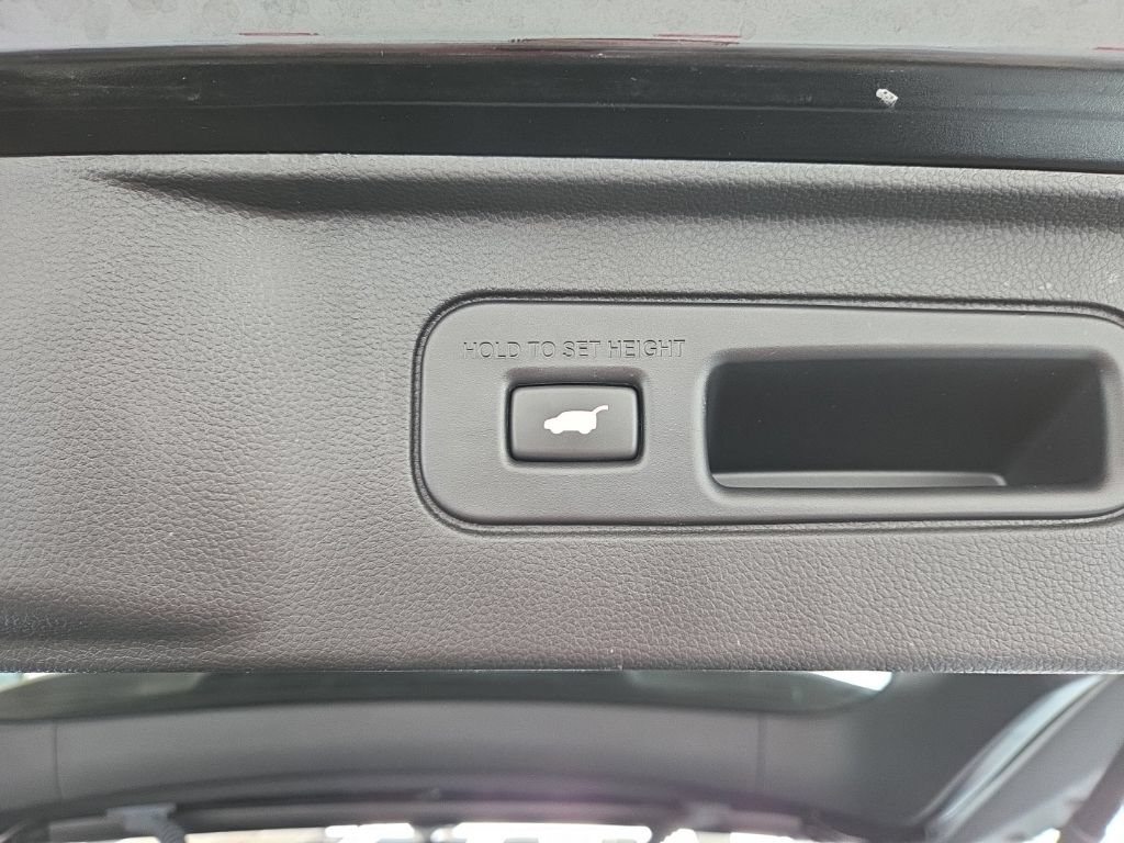 Used 2025 Honda Pilot TrailSport image 8