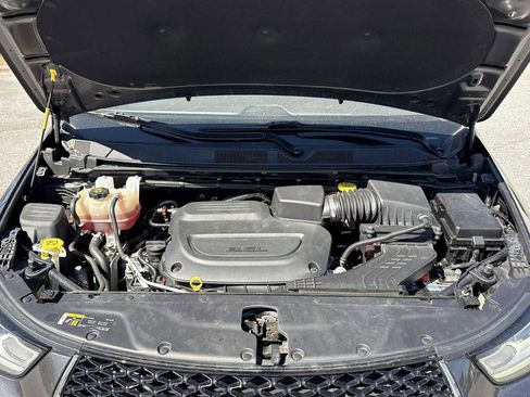 Used 2021 Chrysler Pacifica Touring-L FWD image 28
