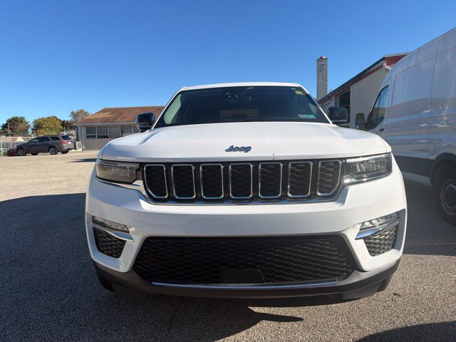 Used 2023 Jeep Grand Cherokee Limited AWD/4WD image 8