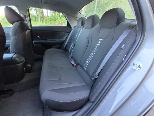 Used 2026 Hyundai Elantra Hybrid FWD image 28