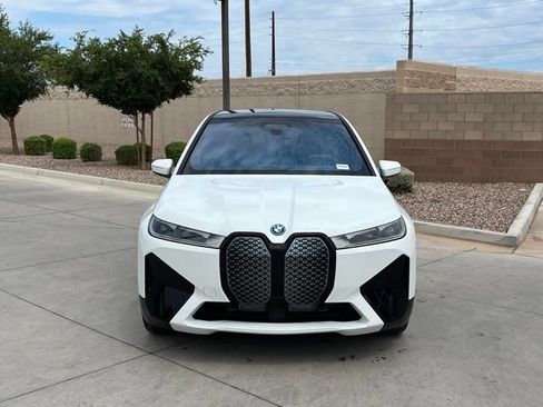 Used 2023 BMW iX xDrive50 w/ Sport Package AWD/4WD image 3