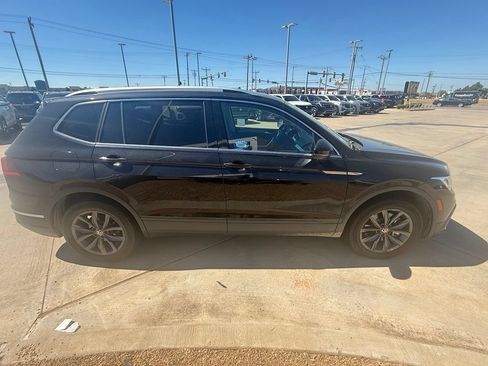 Used 2023 Volkswagen Tiguan SE FWD image 6