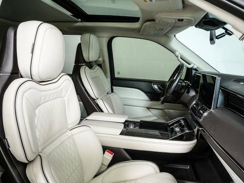 Used 2023 Lincoln Navigator Black Label image 24