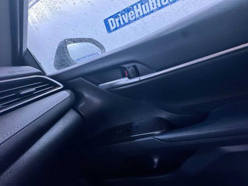 Used 2024 Toyota Camry SE image 35