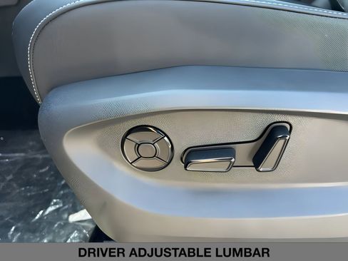 New 2025 Volkswagen Tiguan SE R-Line image 21