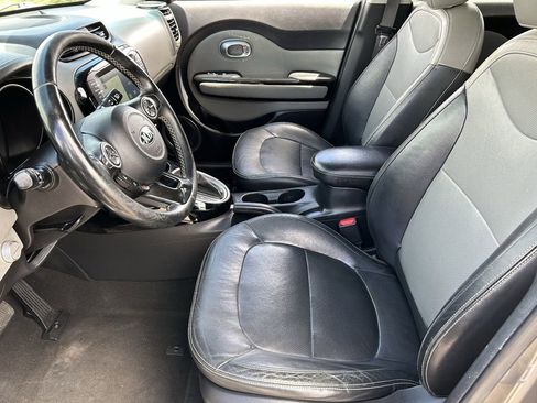 Used 2016 Kia Soul + w/ Primo Package FWD image 20