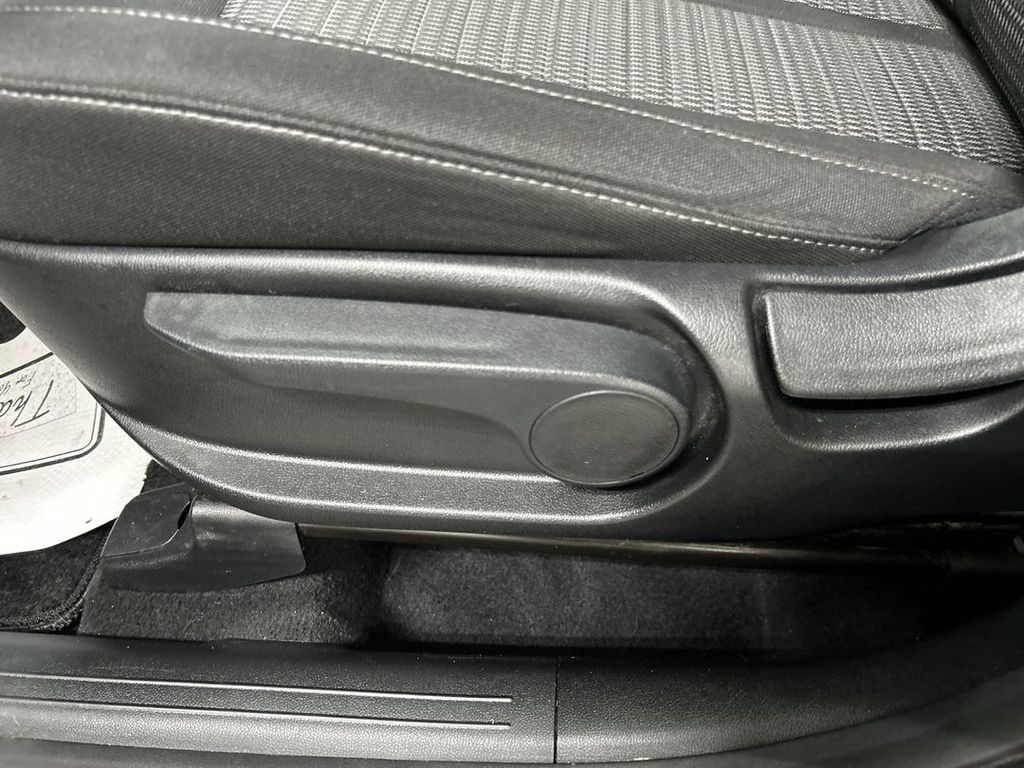Certified 2023 Kia Sorento LX AWD/4WD image 10