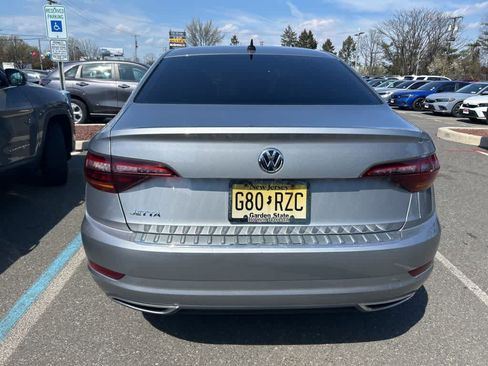 Used 2019 Volkswagen Jetta SEL Premium image 4