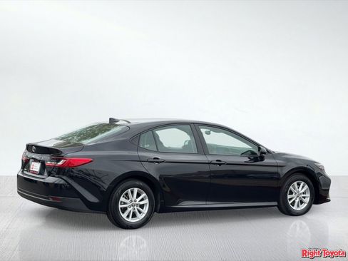 Certified 2025 Toyota Camry LE FWD image 5