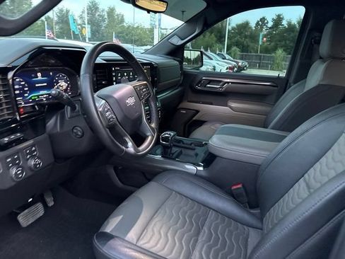 Used 2024 Chevrolet Silverado 1500 ZR2 w/ Technology Package AWD/4WD image 10