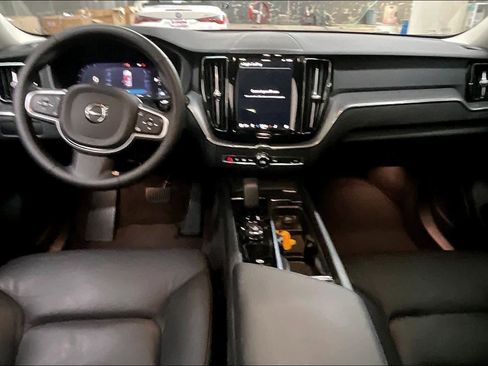 Used 2025 Volvo XC60 B5 Core w/ Protection Package Premier image 17