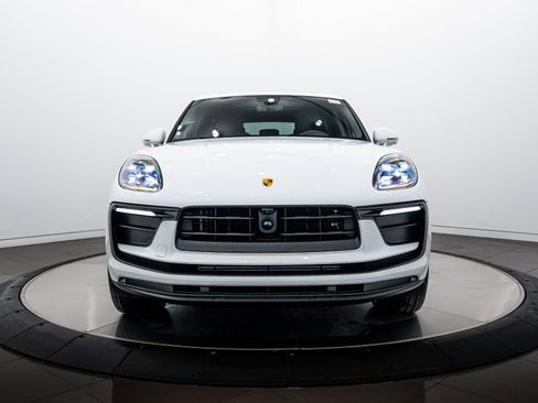 New 2026 Porsche Macan AWD/4WD image 10