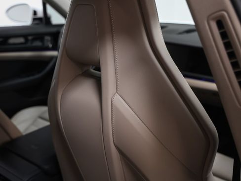 Certified 2025 Porsche Panamera 4 AWD/4WD image 30
