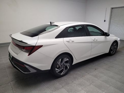 Used 2025 Hyundai Elantra Sport FWD image 10