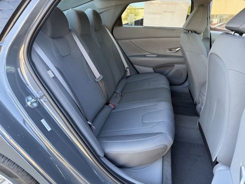 New 2026 Hyundai Elantra SE image 25