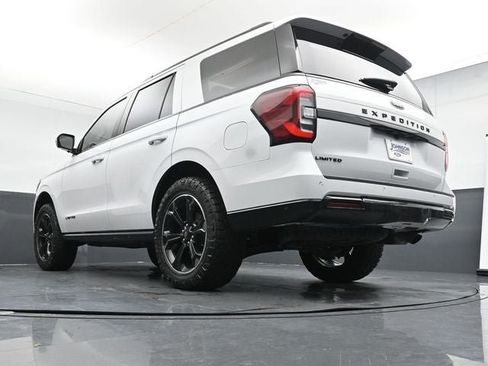 Used 2022 Ford Expedition Limited AWD/4WD image 32