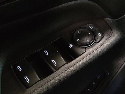 Used 2021 Chevrolet Equinox Premier FWD image 27