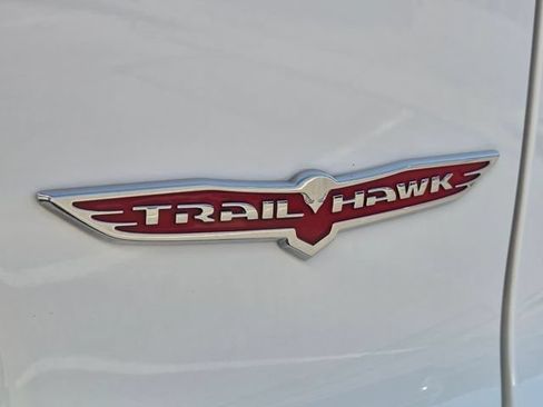 Used 2022 Jeep Cherokee Trailhawk w/ Sound & Nav Group AWD/4WD image 9