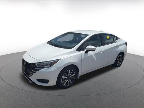 Used 2025 Nissan Versa SV w/ Trunk Package FWD image 8