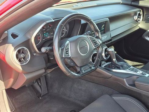 Used 2017 Chevrolet Camaro LT RWD image 10