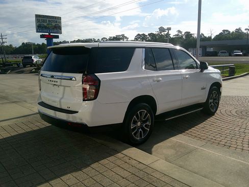 Used 2021 Chevrolet Tahoe LT w/ LT Signature Package image 4