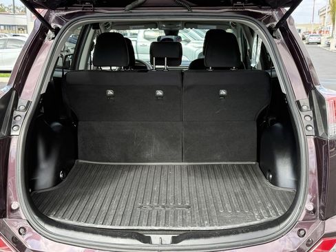 Used 2018 Toyota RAV4 LE image 15