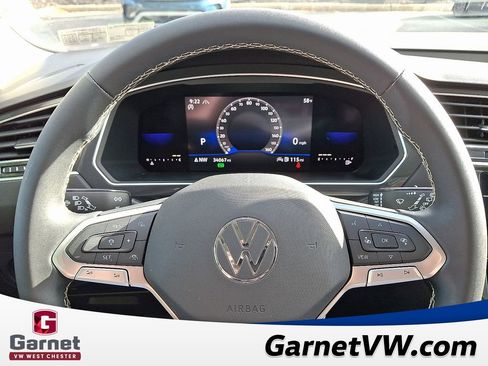 Certified 2022 Volkswagen Tiguan SE image 19