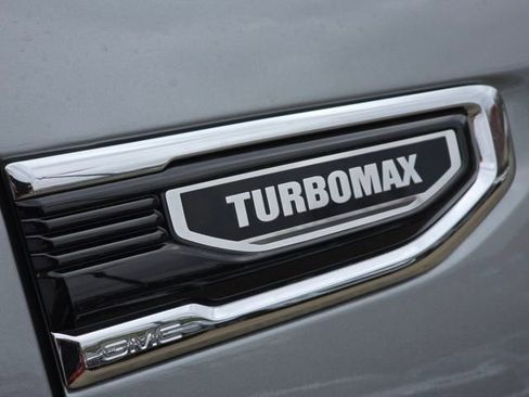 New 2026 GMC Sierra 1500 SLE image 18