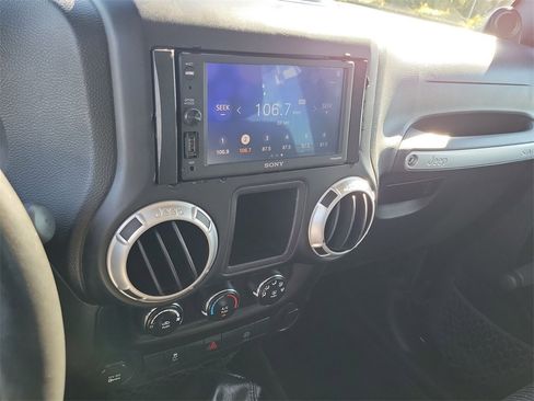 Used 2012 Jeep Wrangler Rubicon image 13