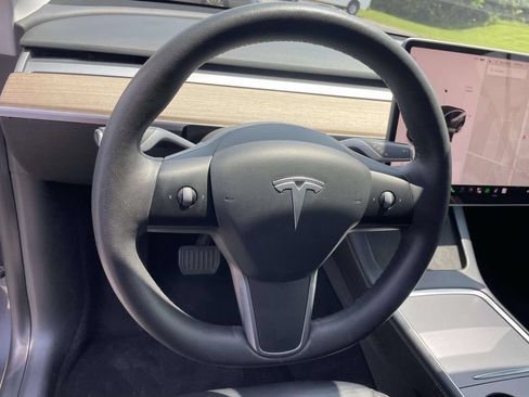 Used 2021 Tesla Model Y Long Range AWD/4WD image 21