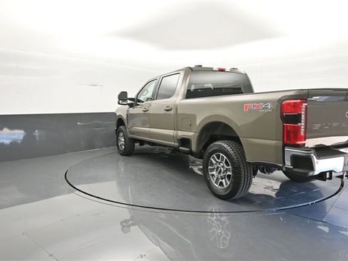 New 2026 Ford F250 Lariat w/ FX4 Off-Road Package image 5